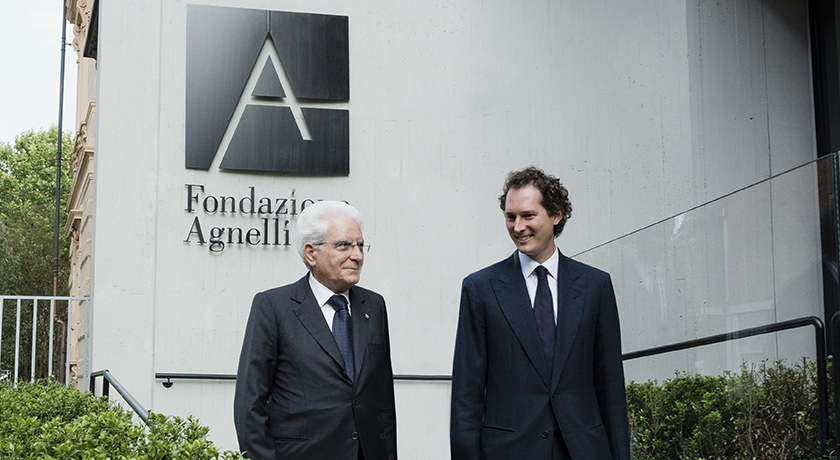 Foto di Sergio Mattarella e John Elkann fuori dalla Fondazione Agnelli. Slide 11 di 11 © Andrea Guermani