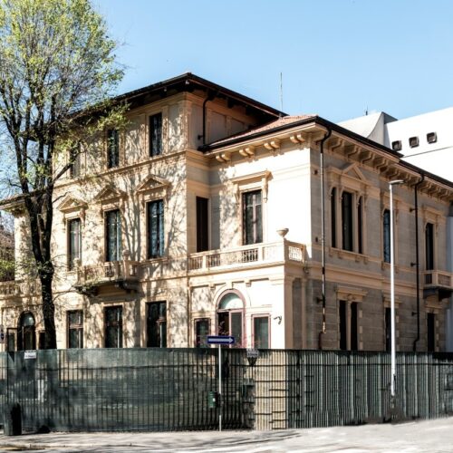 Foto dell'esterno della sede della Fondazione Agnelli