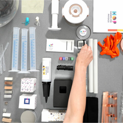 Foto di strumenti presenti nel kit per esperimenti scientifici HOP