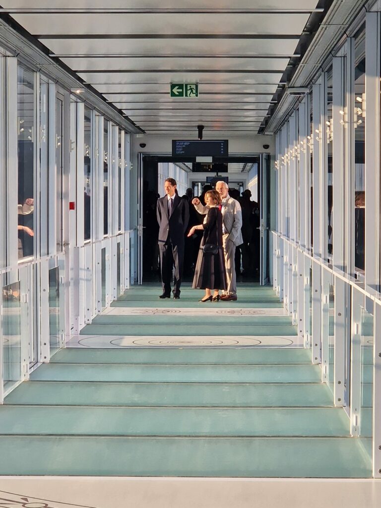 Foto di John Elkann, Fabiola Gianotti e Renzo Piano all'inaugurazione del CERN Science Gateway